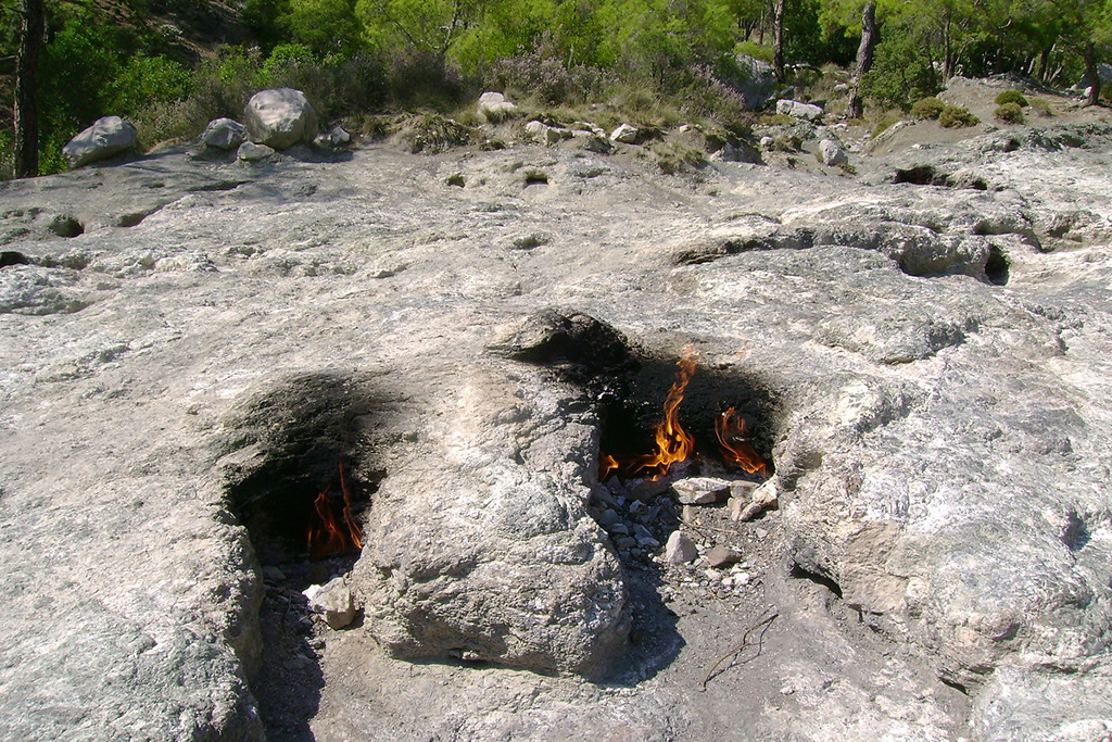 Yanartaş (Chimera) - Çıralı /Olympos